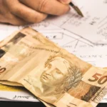 Especialista explica como negociar dívidas com inteligência e conseguir descontos que facilitem o pagamento das contas