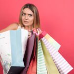 4 gatilhos mentais de compra que te fazem gastar sem perceber