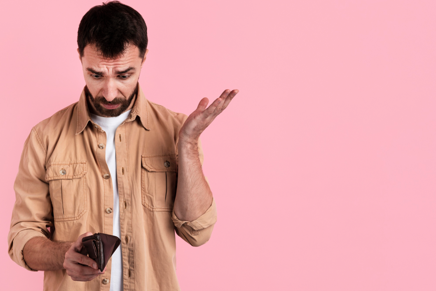 Erros que te fazem perder dinheiro sem perceber: 4 hábitos para se atentar