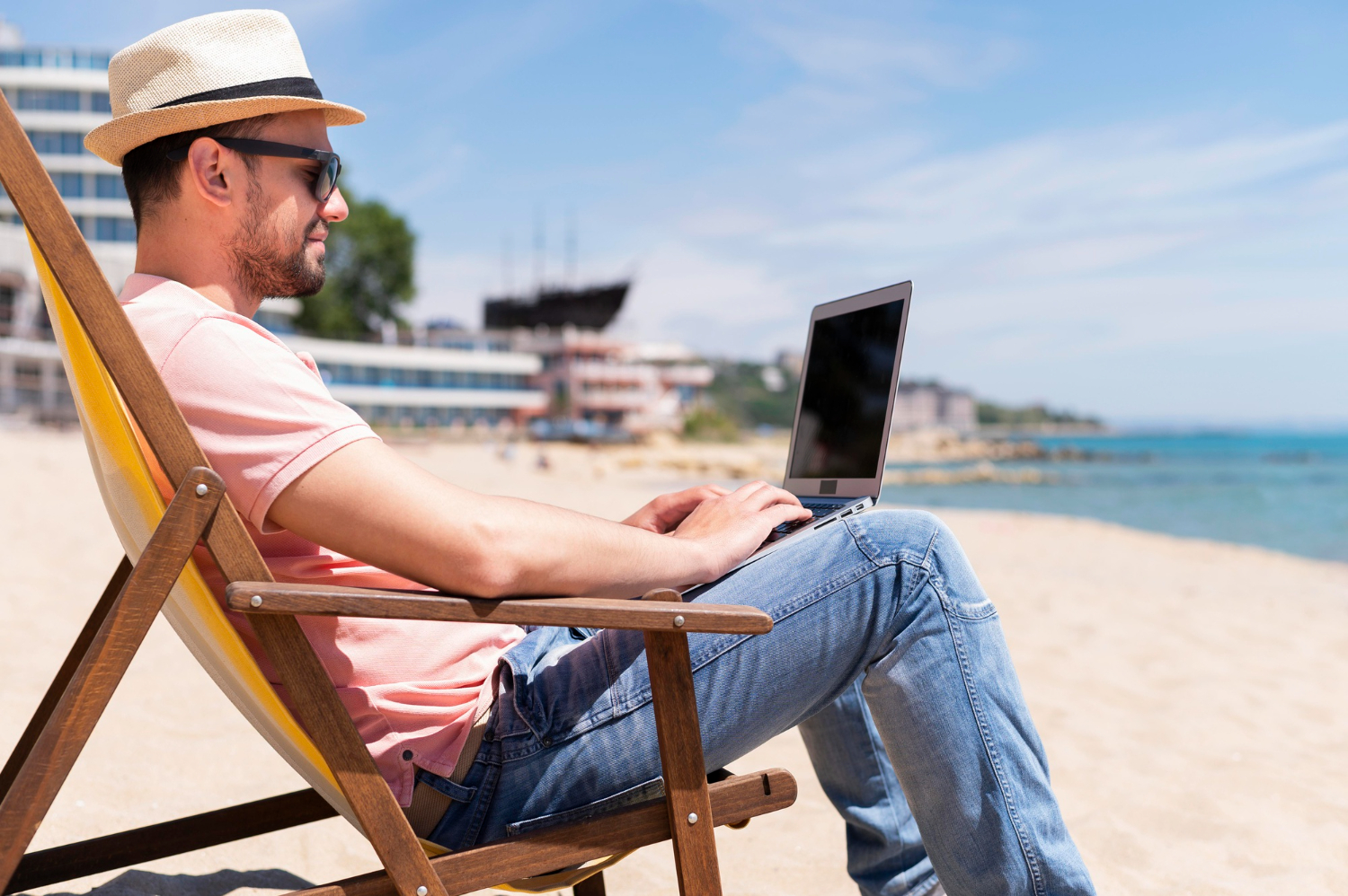 Veja como se preparar financeiramente para tirar férias sendo freelancer