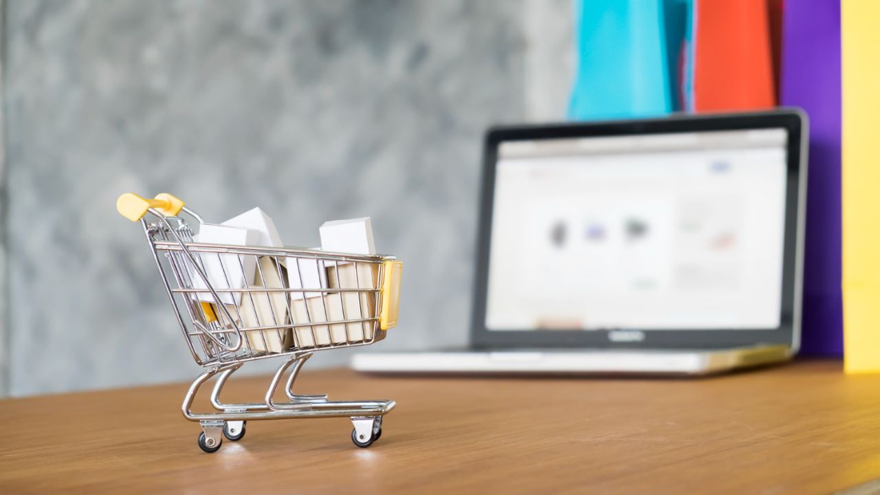 Vale a pena vender por marketplace? Veja prós e contras de usar plataformas!