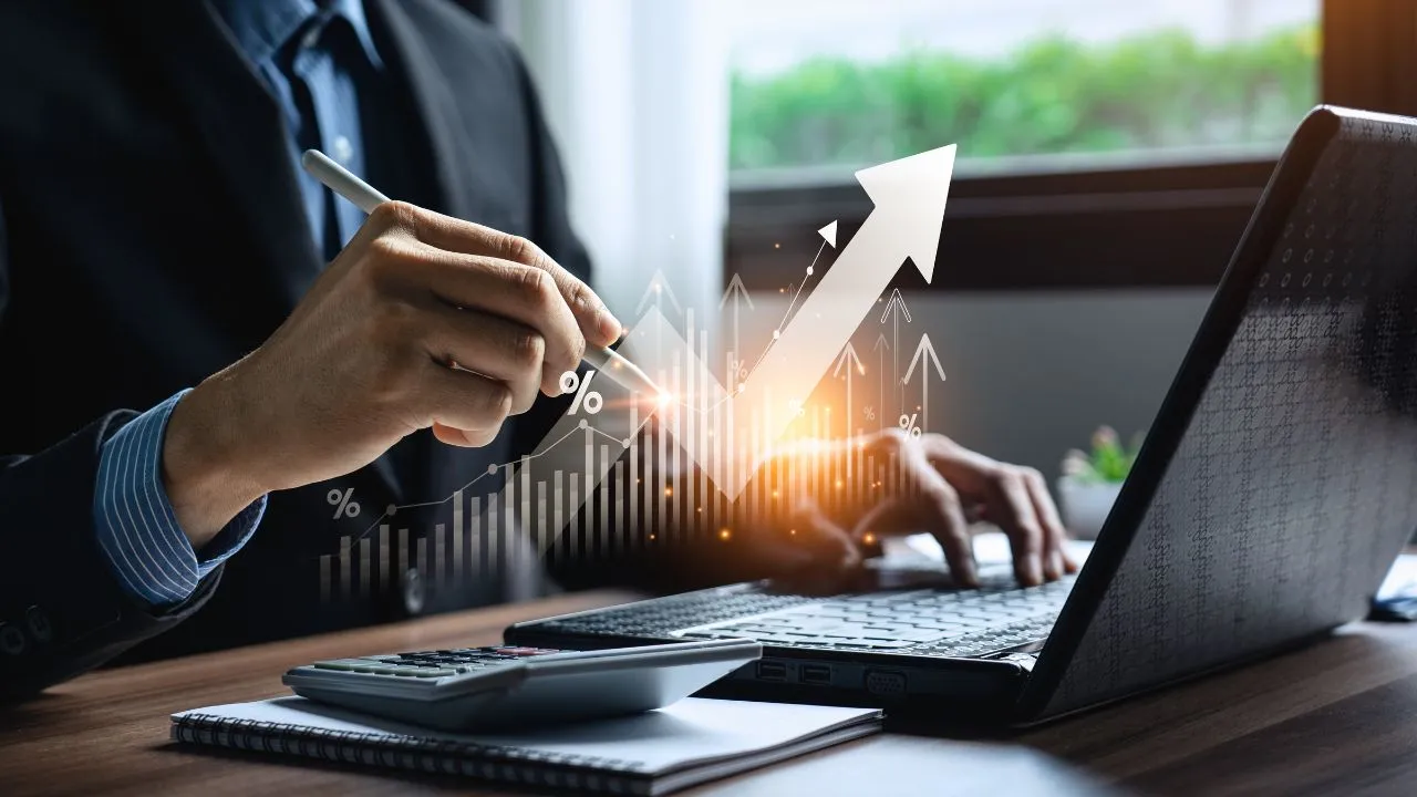 Franquias ou renda fixa: veja qual a melhor opção para investir