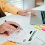 Com organização e consistência, é possível organizar as finanças e iniciar o segundo semestre com as contas em dia