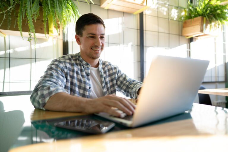 Dá para ter reserva de emergência mesmo sendo freelancer?