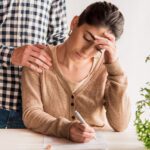 Como parar de viver só no modo ‘sobrevivência financeira’?