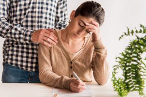 Como parar de viver só no modo ‘sobrevivência financeira’?